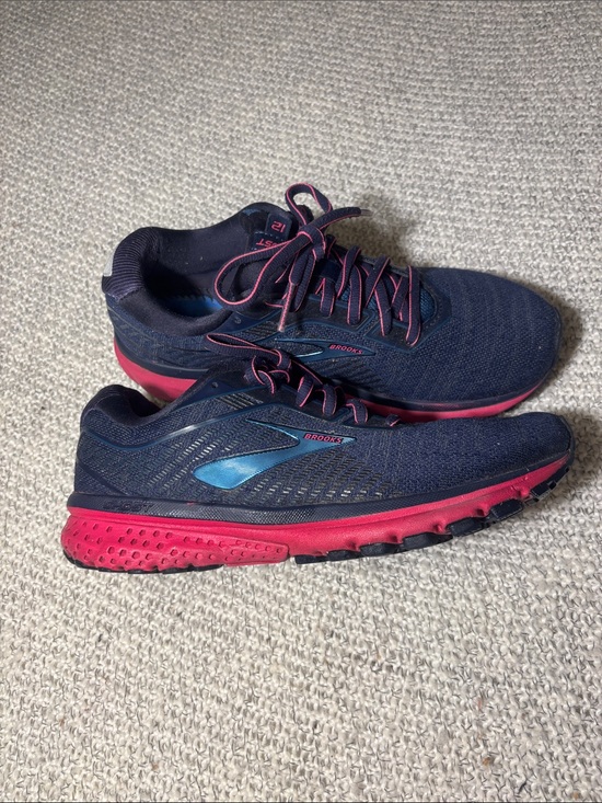Brooks Shoes - Brooks Ghost 12 Women's Running
Shoes - Navy Blue / Pink - Size 8
